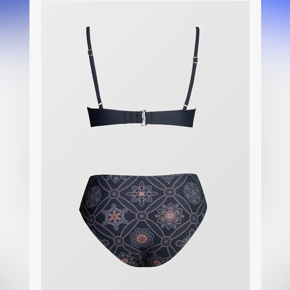 Chic Blue Patterned Bikini Set - Picture 4 of 6